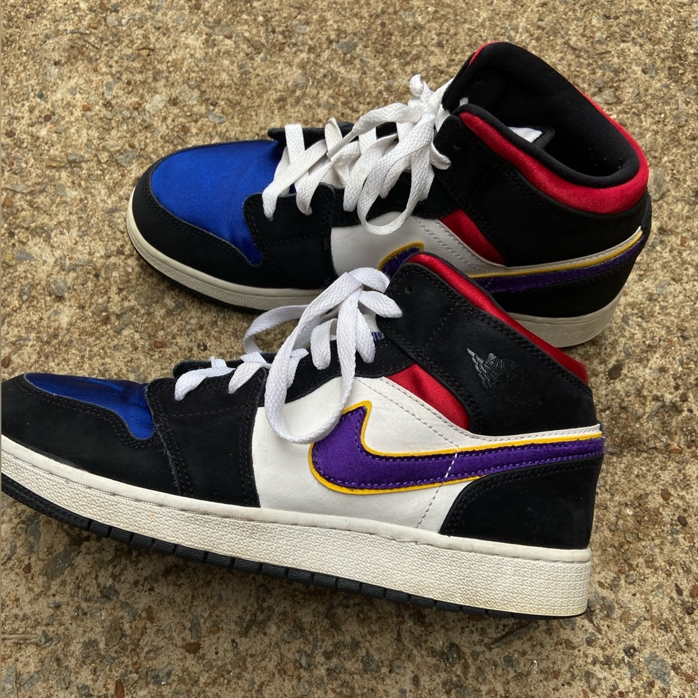 - Air Jordan 1 Mid SE Rivals Multi-Color